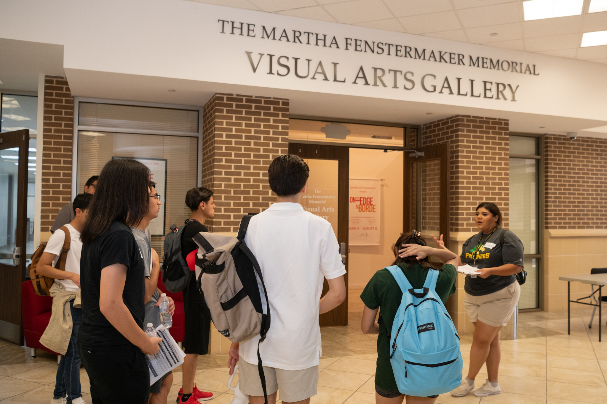 students visit LC gallery