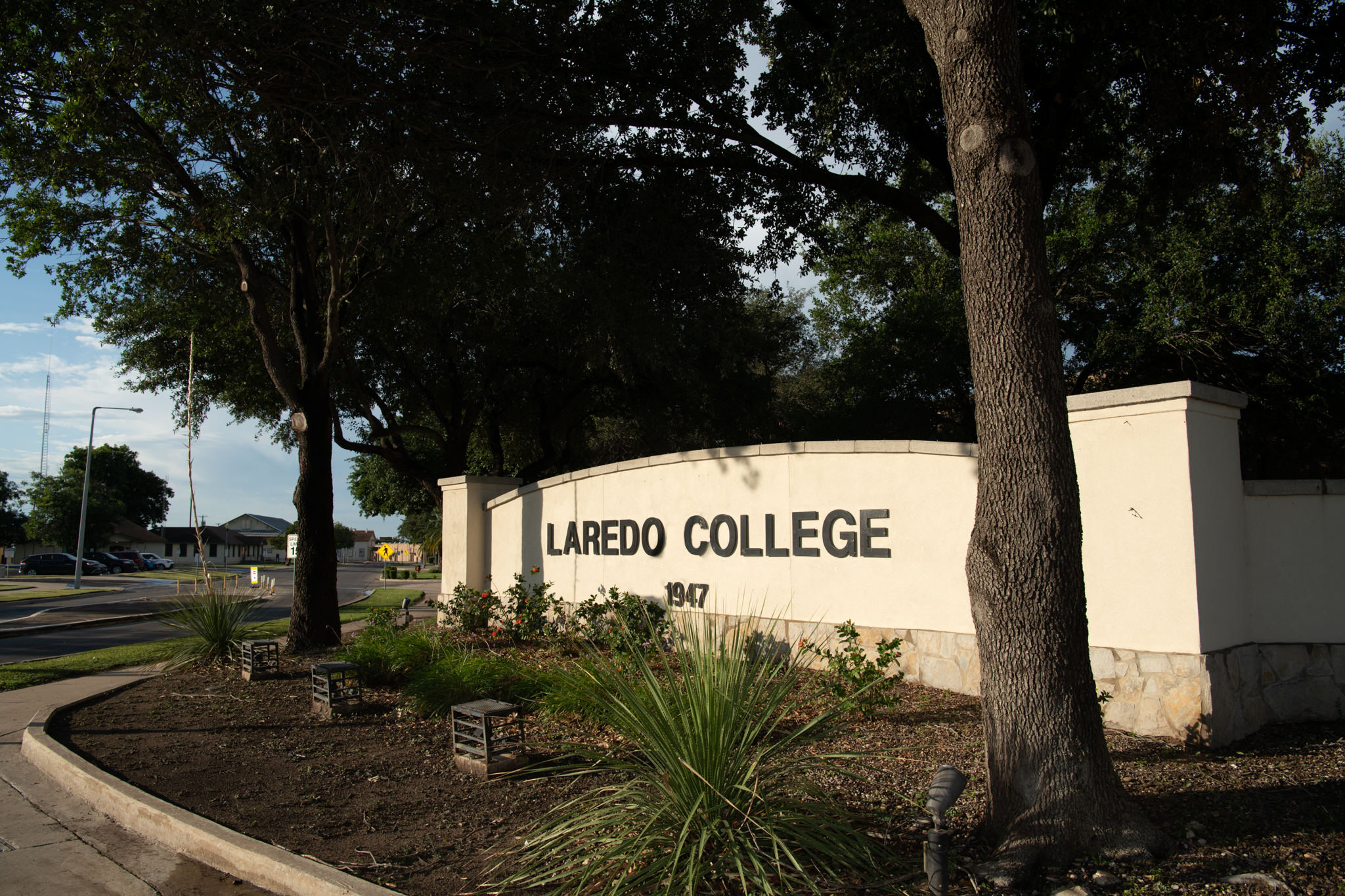 photo of the front of the LC Ft. McIntosh Campus