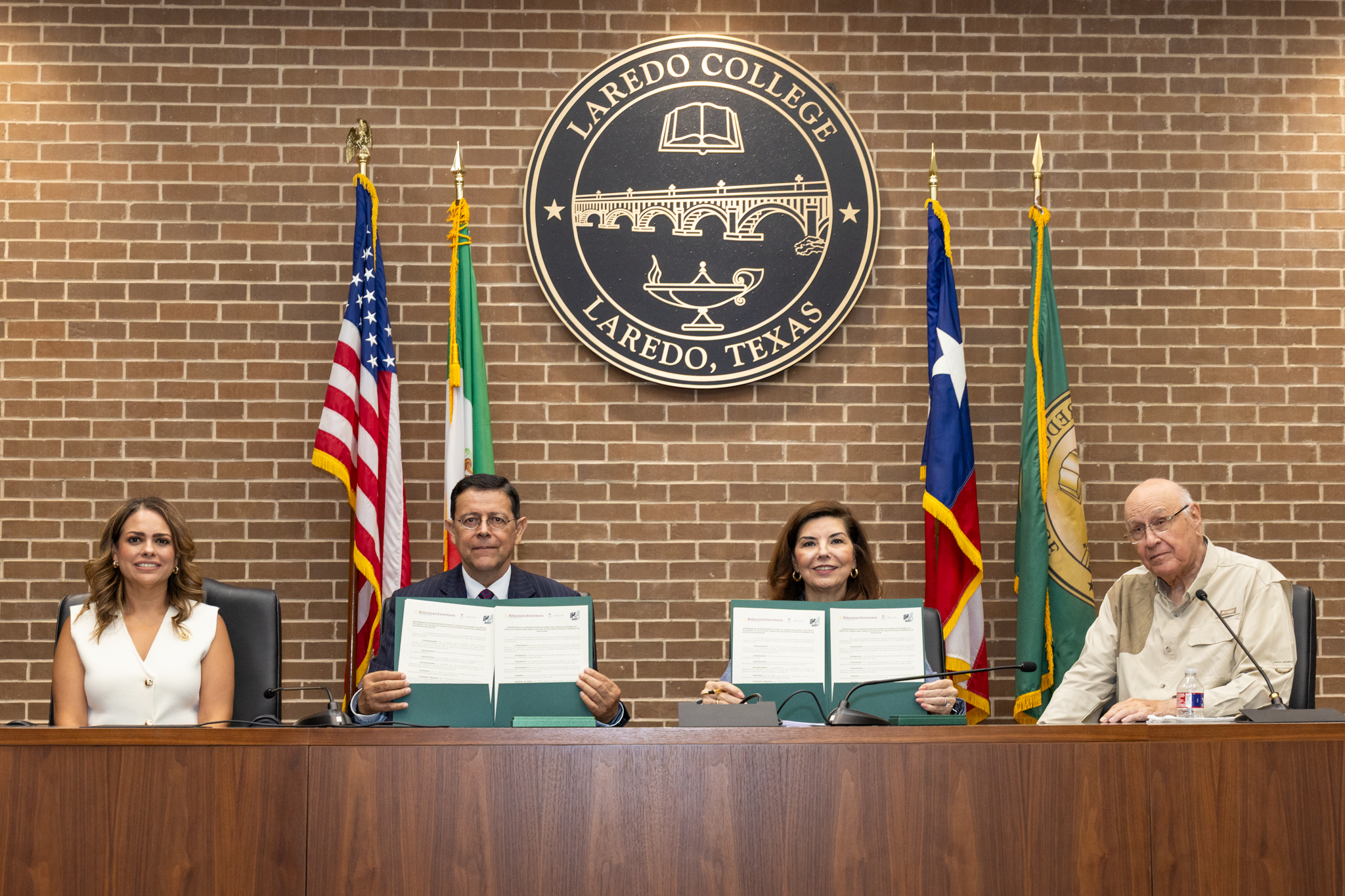 The IMME Becas partnership is signed in 2026